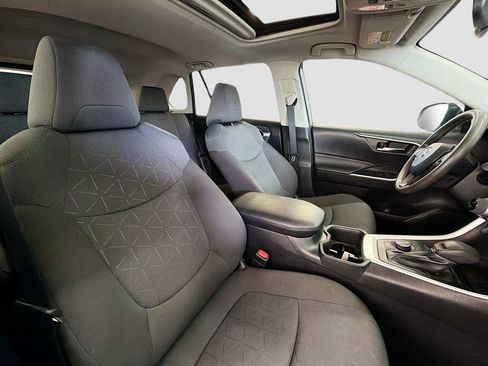 Used 2022 Toyota RAV4 XLE w/ Convenience Package image 28