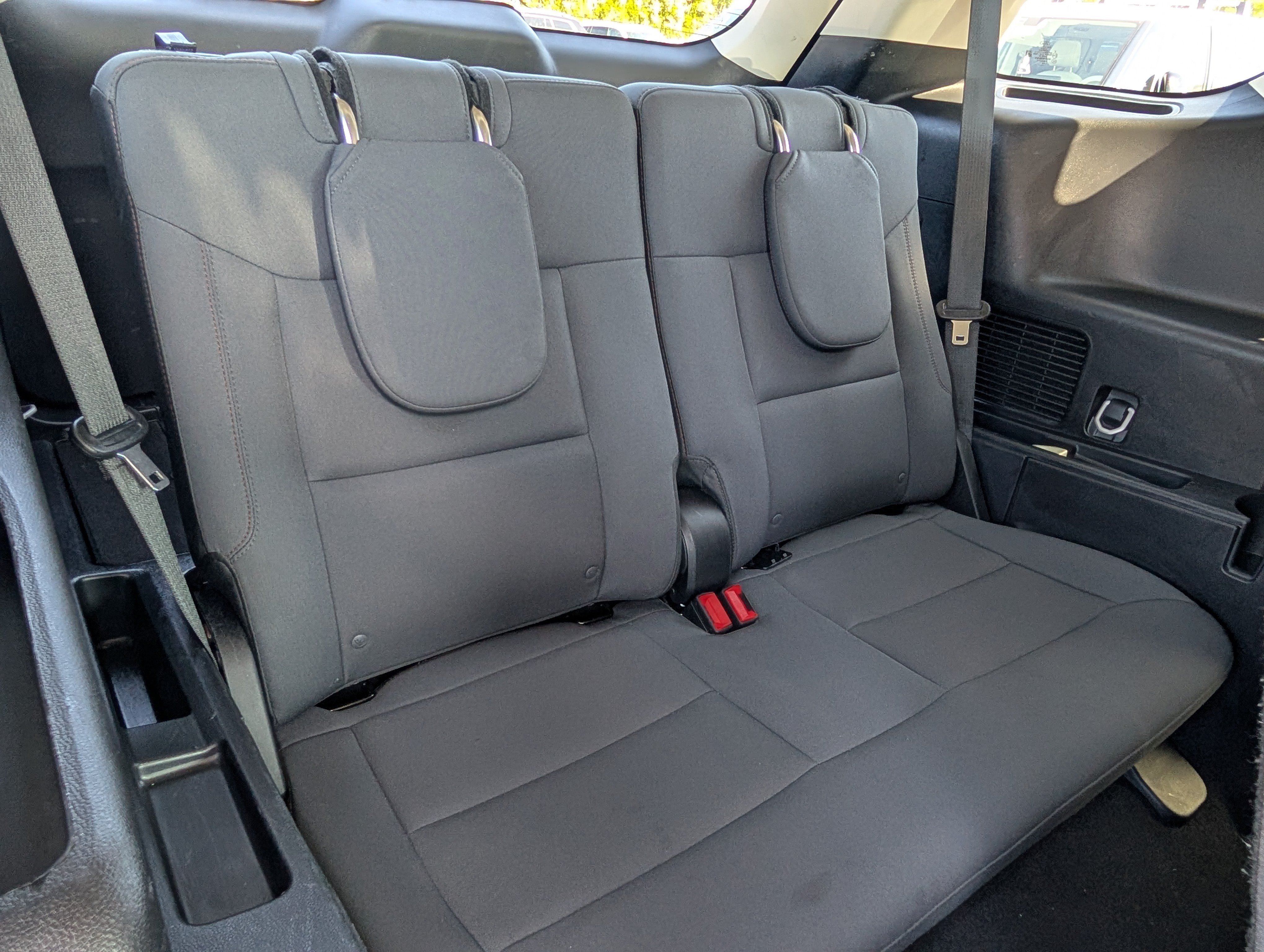 Used 2025 Ford Explorer Active AWD/4WD image 13