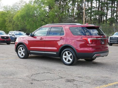 Used 2016 Ford Explorer XLT w/ Equipment Group 202A AWD/4WD image 4