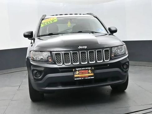 Used 2014 Jeep Compass Latitude w/ Sun/Sound Group AWD/4WD image 3