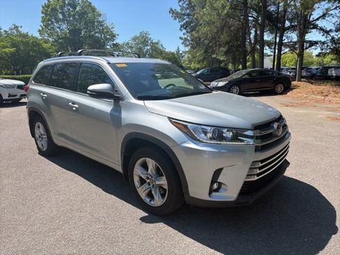 Used 2019 Toyota Highlander Limited AWD/4WD image 7