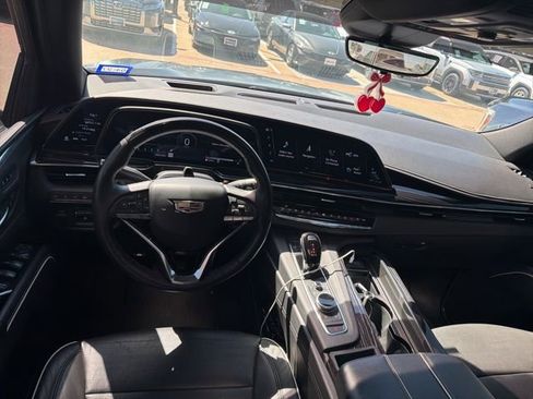 Used 2023 Cadillac Escalade Sport w/ LPO, ONYX Package image 8