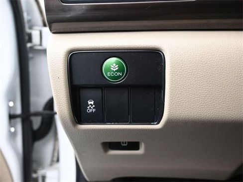 Used 2017 Honda Accord EX image 16