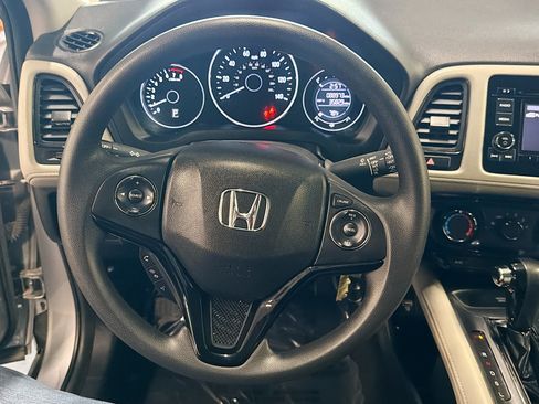 Used 2019 Honda HR-V LX image 17