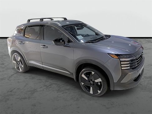 New 2026 Nissan Kicks SR w/ Illumination Package image 5