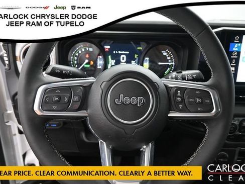 Used 2025 Jeep Wrangler Unlimited Sahara w/ Safety Group AWD/4WD image 14