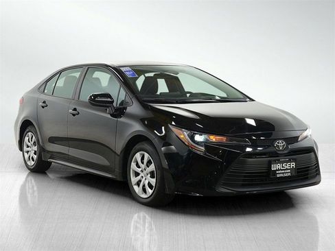 Used 2024 Toyota Corolla LE image 7