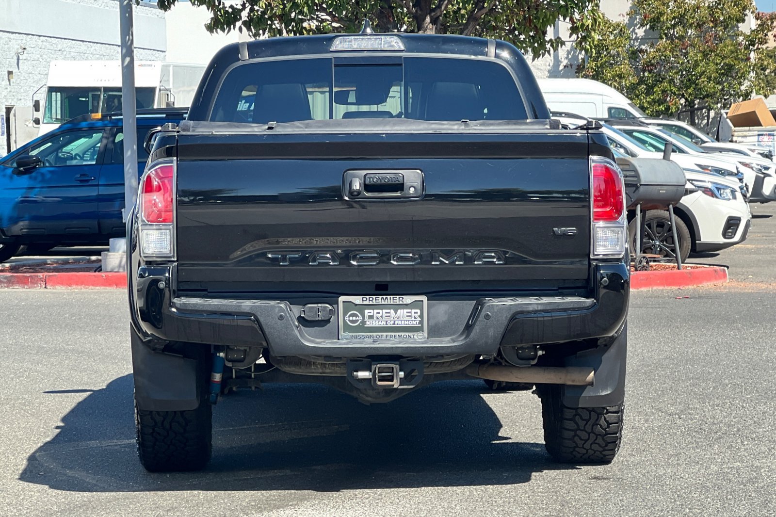 Used 2023 Toyota Tacoma TRD Sport w/ TRD Premium Sport Package AWD/4WD image 5