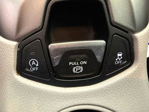 Used 2018 Jeep Compass Latitude w/ Popular Equipment Group FWD image 34