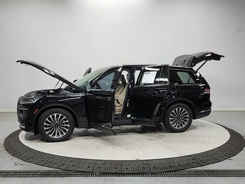 Used 2023 Lincoln Aviator Reserve w/ Elements Package Plus image 12