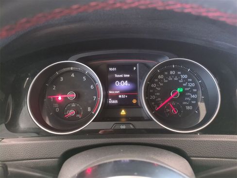 Used 2021 Volkswagen GTI SE image 20