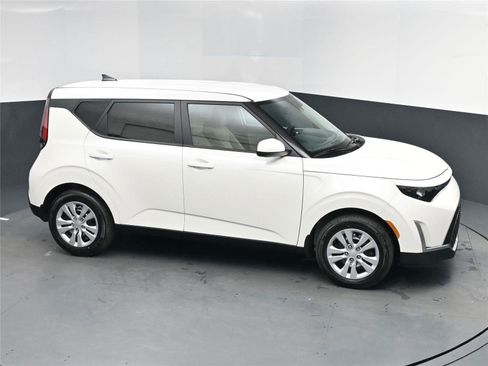 New 2025 Kia Soul LX image 12
