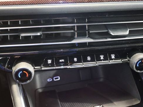 New 2026 Chevrolet Traverse Z71 w/ Enhanced Driving Package AWD/4WD image 19