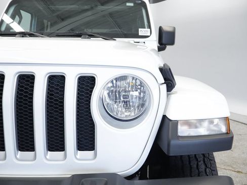 Used 2021 Jeep Wrangler Unlimited Sahara AWD/4WD image 10
