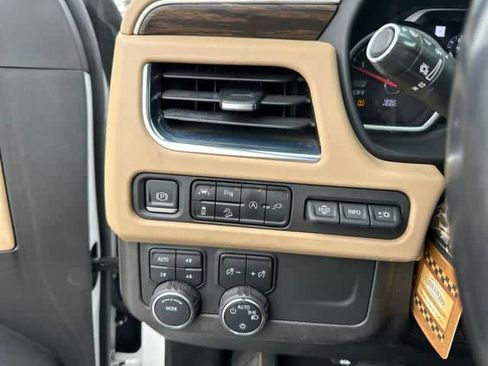 Used 2021 Chevrolet Suburban Premier AWD/4WD image 11