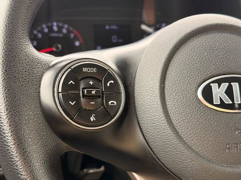 Used 2020 Kia Soul LX FWD image 14