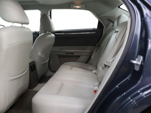 Used 2007 Chrysler 300 Touring L image 16