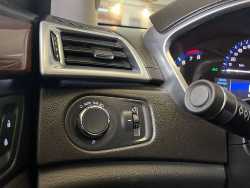 Used 2014 Cadillac SRX Luxury image 23