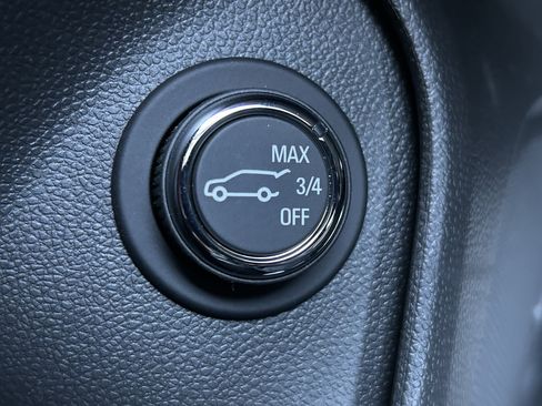 Used 2025 Buick Encore GX Avenir w/ Avenir Technology Package image 33