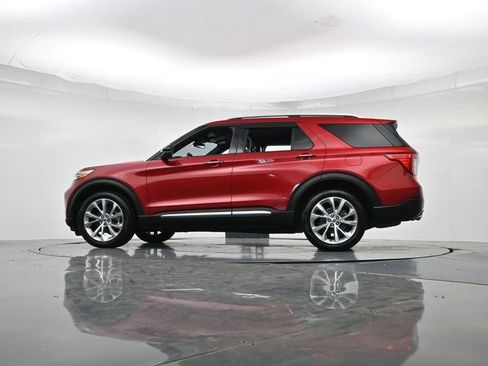 Certified 2021 Ford Explorer Platinum w/ Equipment Group 601A AWD/4WD image 40