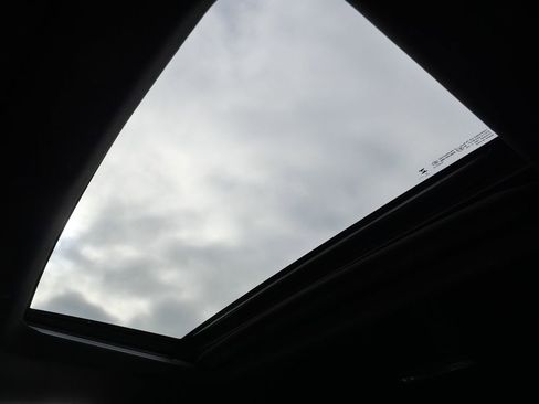 Used 2025 Chevrolet Silverado 2500 ZR2 w/ Technology Package image 48