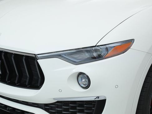 Certified 2022 Maserati Levante GT image 10