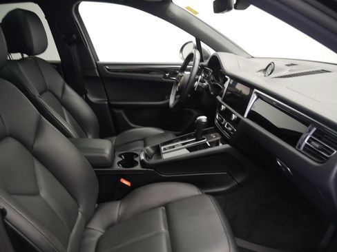Certified 2023 Porsche Macan Turbo AWD/4WD image 24