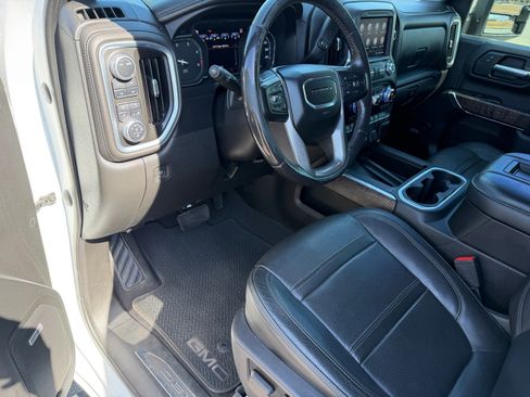 Used 2022 GMC Sierra 3500 Denali AWD/4WD image 14