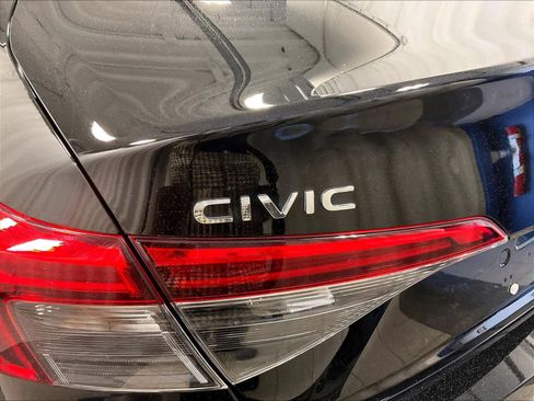 Used 2023 Honda Civic Sport image 28