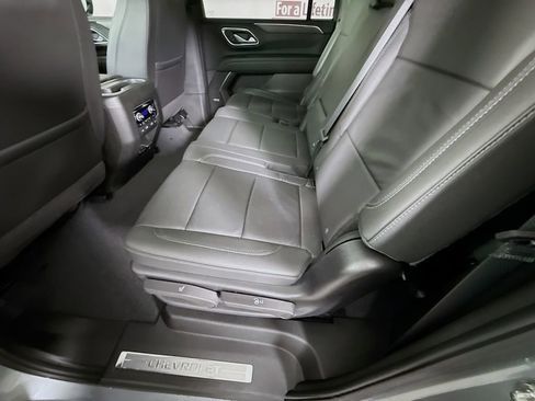 Used 2024 Chevrolet Suburban Z71 w/ Z71 Off-Road Package AWD/4WD image 30