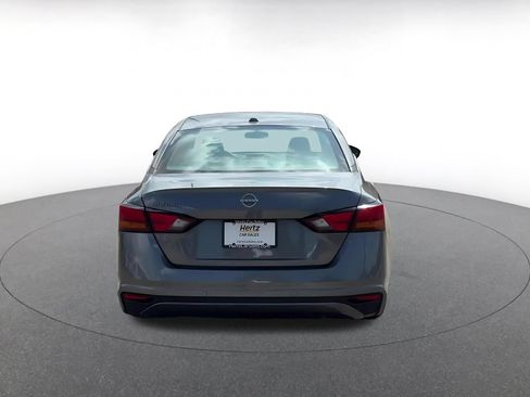Used 2025 Nissan Altima 2.5 SV FWD image 10