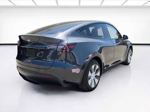 Used 2024 Tesla Model Y Long Range AWD/4WD image 4