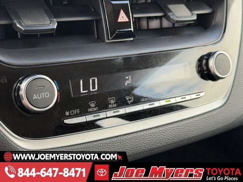Used 2025 Toyota Corolla LE image 20