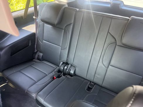 Used 2019 Chevrolet Suburban LT AWD/4WD image 35