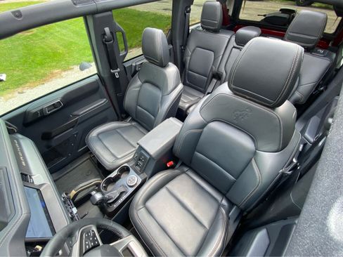 Used 2025 Ford Bronco Badlands AWD/4WD image 35