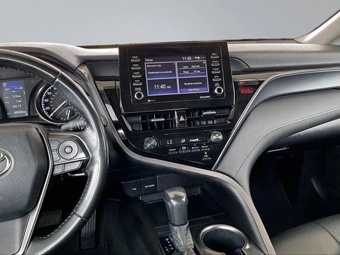 Used 2021 Toyota Camry SE FWD image 9