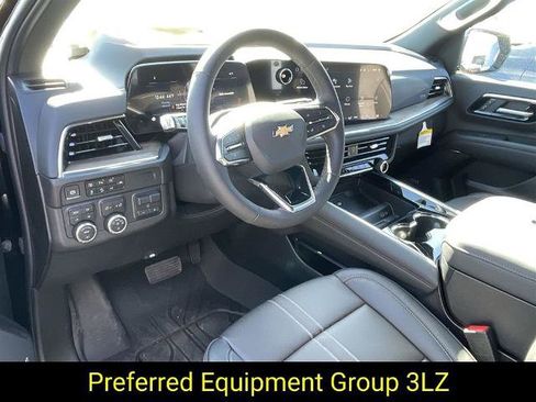 New 2025 Chevrolet Suburban High Country image 17