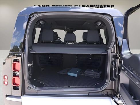Used 2025 Land Rover Defender 110 S AWD/4WD image 28