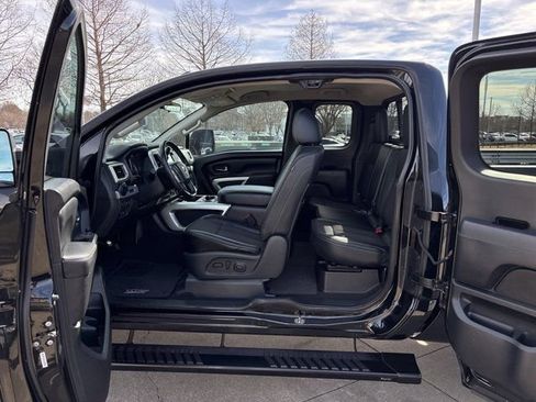 Used 2018 Nissan Titan PRO-4X w/ Pro-4x Utility Package image 19