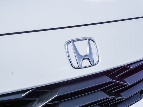 Used 2025 Honda HR-V Sport image 11