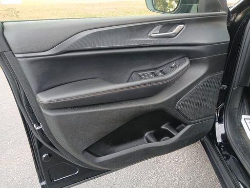 Certified 2023 Jeep Grand Cherokee Laredo X image 23