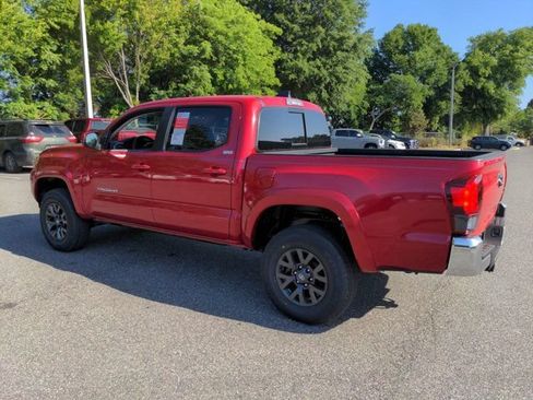 Used 2021 Toyota Tacoma SR5 RWD image 6