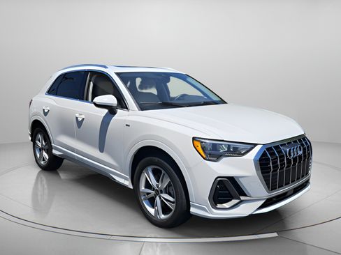 Used 2022 Audi Q3 2.0T Premium AWD/4WD image 8