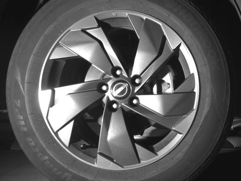 Used 2025 Nissan Rogue SV AWD/4WD image 13