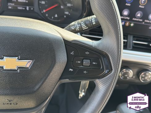 Used 2025 Chevrolet Trax LS w/ LS Convenience Package FWD image 17