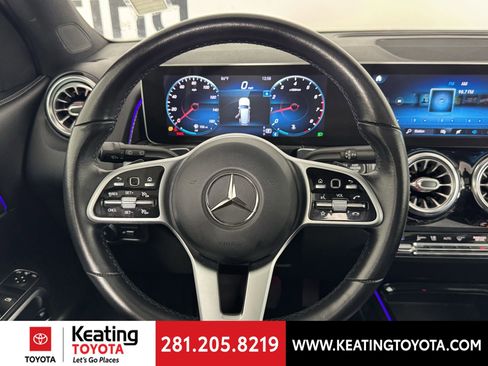 Used 2021 Mercedes-Benz GLB 250 4MATIC image 27
