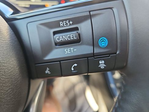 Used 2024 Nissan Rogue Platinum w/ Platinum Premium Package FWD image 33