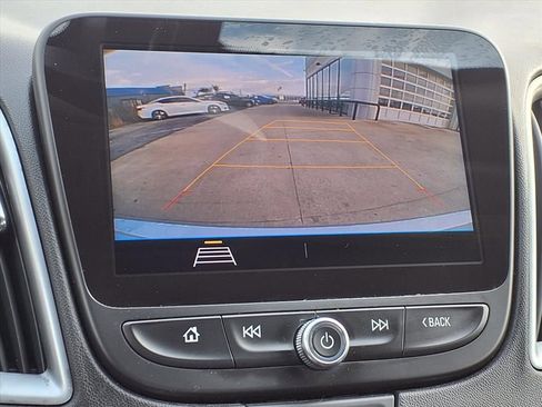 Used 2019 Chevrolet Malibu LS image 4