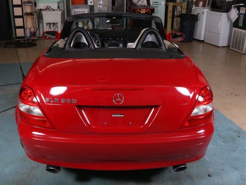 Used 2005 Mercedes-Benz SLK 350 w/ Entertainment Pkg image 30