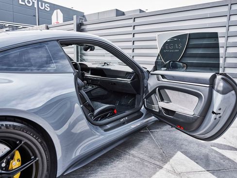 Used 2025 Porsche 911 GT3 RWD image 28